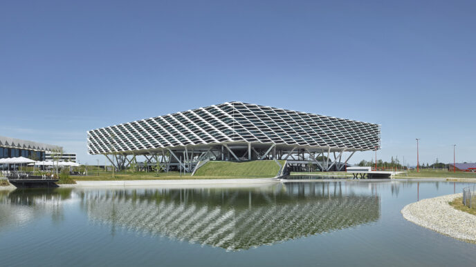 Ingenieure für Tragwerksplanung, Projektbeispiel: adidas Arena (Architektur: Behnisch Architekten, Foto: David Matthiessen)